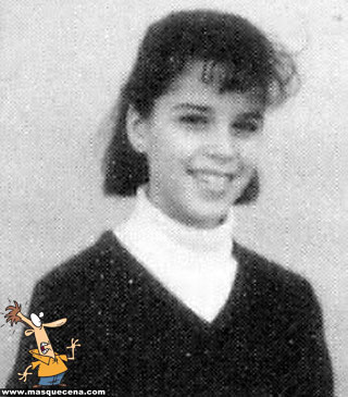 Young Neve Campbell before she was famous yearbook picture